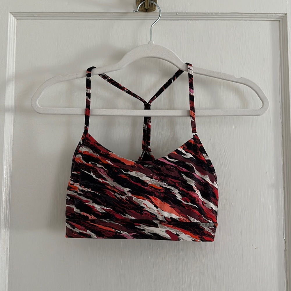 Lululemon athletica flow y bra size 8 with gold logo
